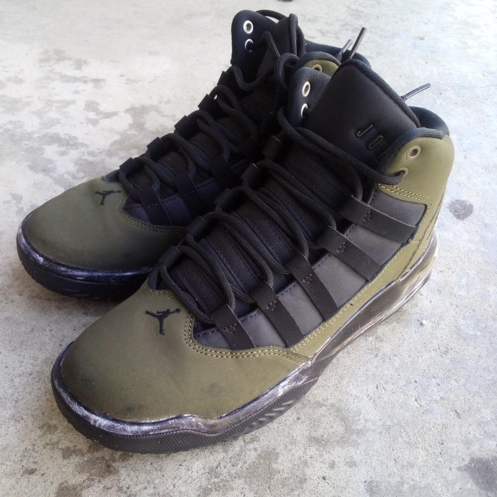 Worn kids Retro Jordans